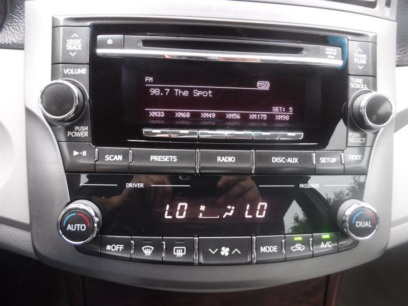 Toyota Avalon Base 2011