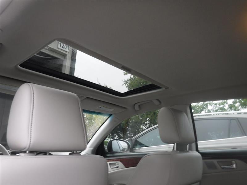 Toyota Avalon Base 2011