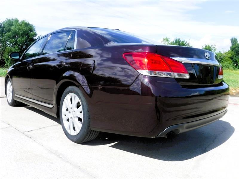 Toyota Avalon Base 2011