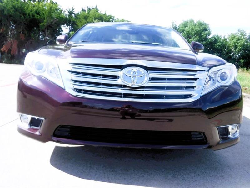 Toyota Avalon Base 2011