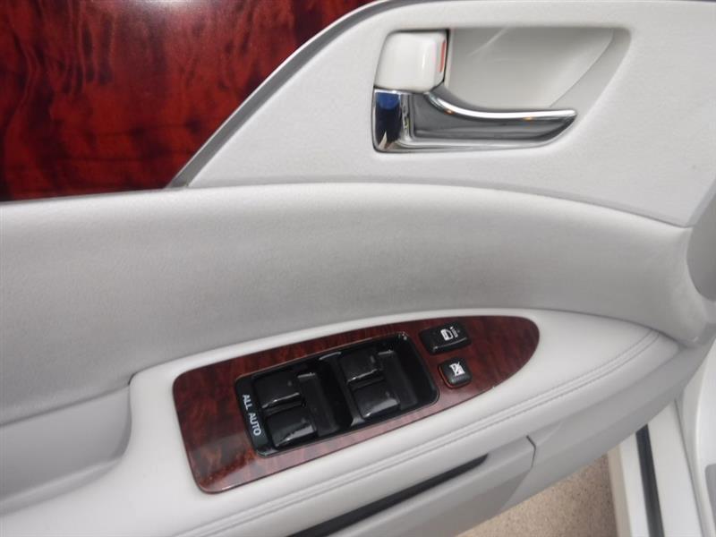 Toyota Avalon Base 2011