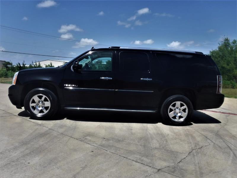 GMC Yukon Denali XL 4WD 2012