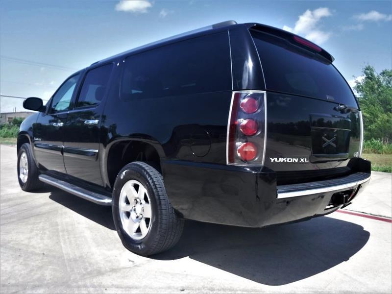 GMC Yukon Denali XL 4WD 2012