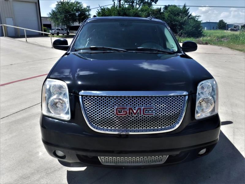 GMC Yukon Denali XL 4WD 2012