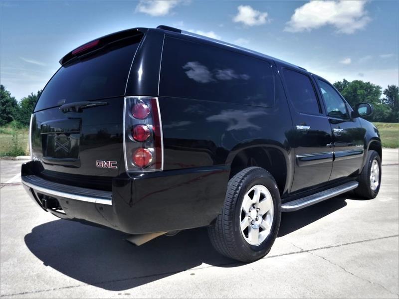 GMC Yukon Denali XL 4WD 2012