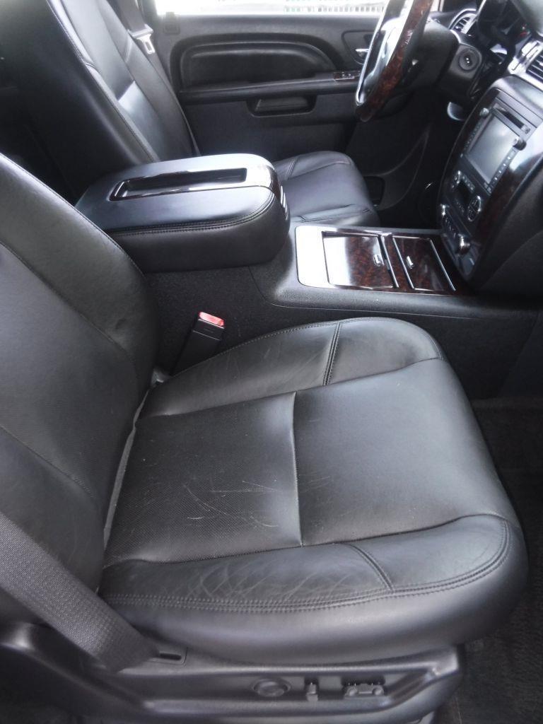 GMC Yukon Denali XL 4WD 2012