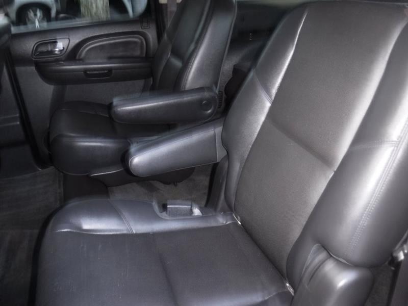 GMC Yukon Denali XL 4WD 2012