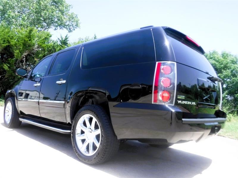 GMC Yukon Denali XL 4WD 2012