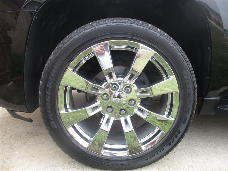 GMC Yukon Denali XL 4WD 2012