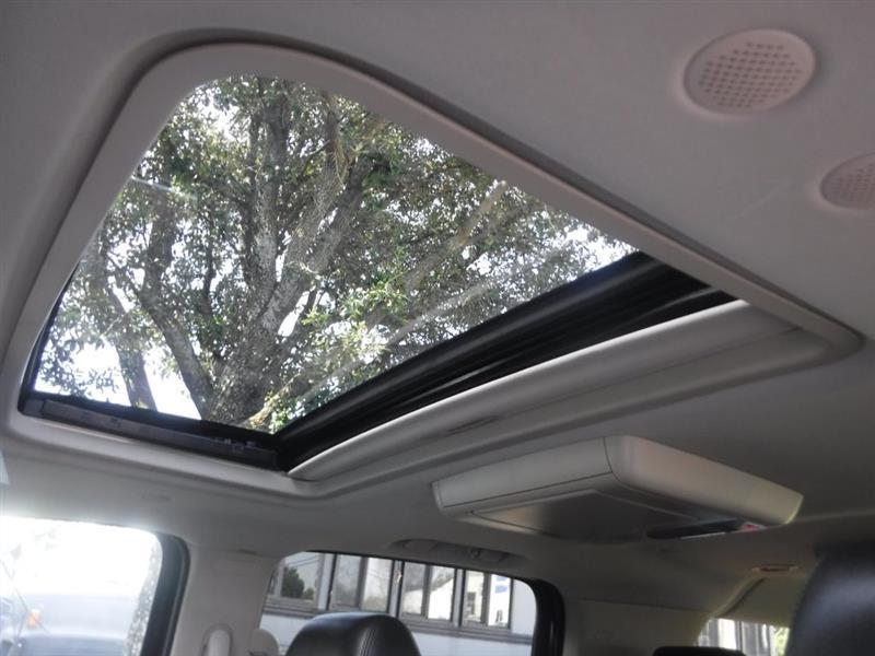 GMC Yukon Denali XL 4WD 2012