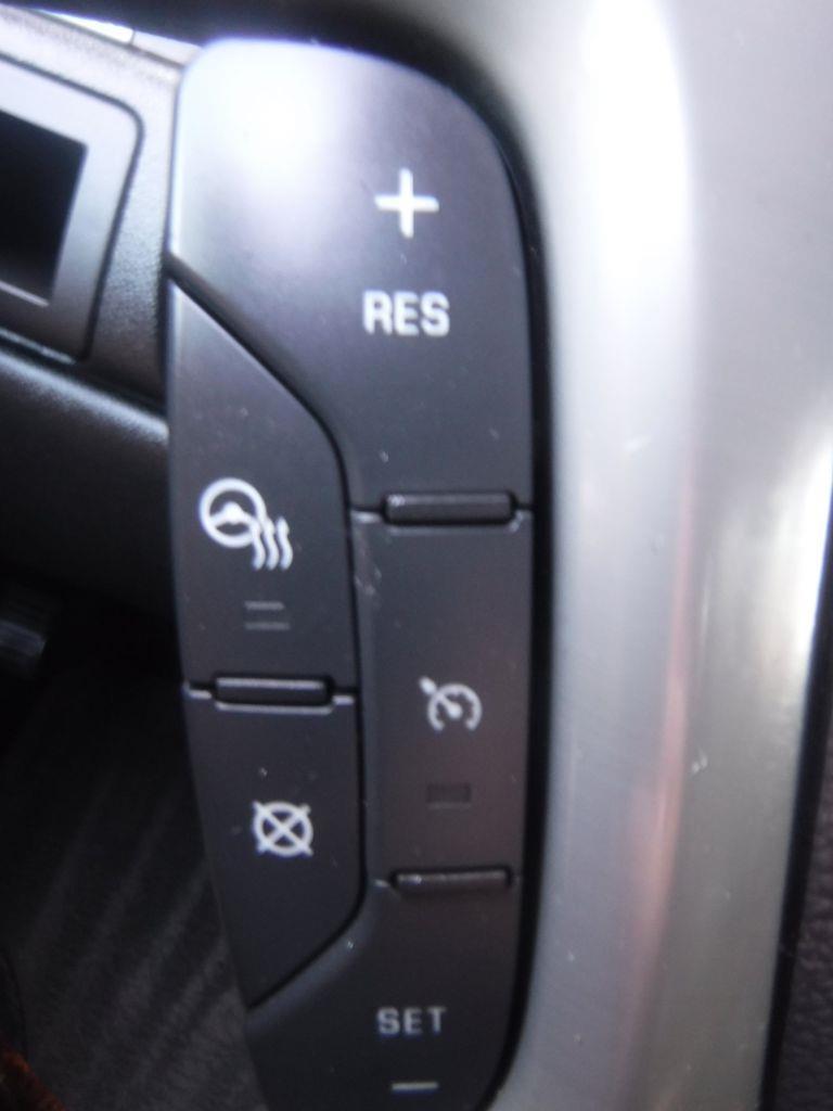 GMC Yukon Denali XL 4WD 2012