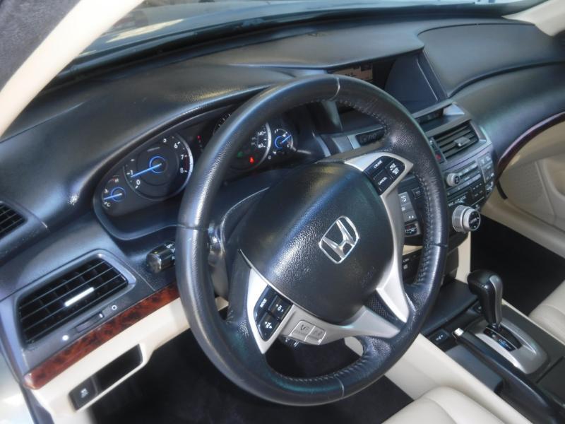 Honda Accord Crosstour EX-L 4WD 5-Spd AT 2011