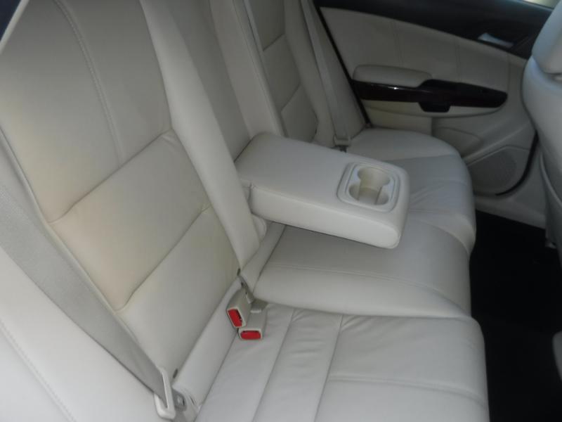 Honda Accord Crosstour EX-L 4WD 5-Spd AT 2011