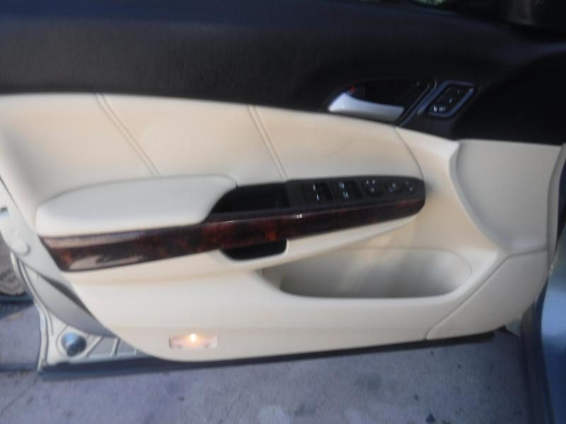 Honda Accord Crosstour EX-L 4WD 5-Spd AT 2011