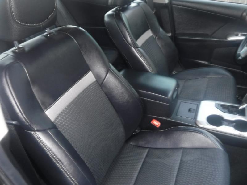Toyota Camry SE 2013