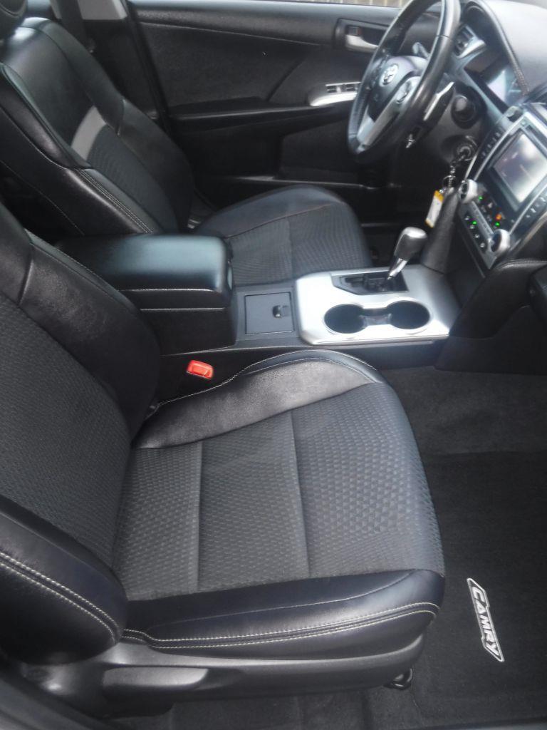 Toyota Camry SE 2013