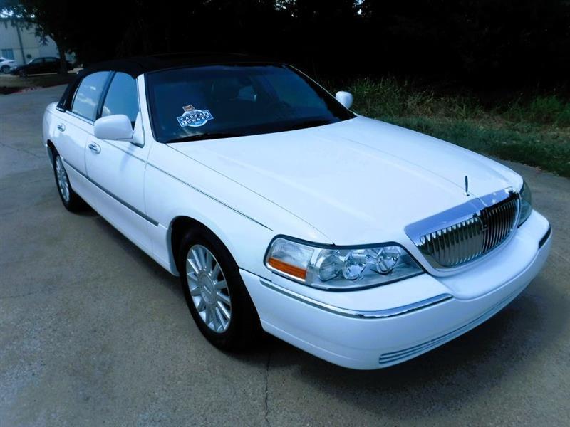 Lincoln Town Car Signature Limited 2003
