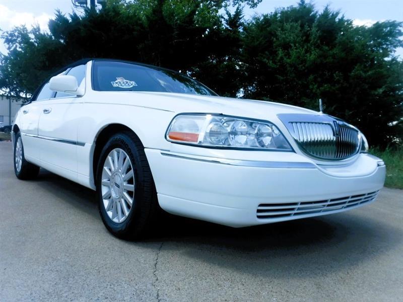 Lincoln Town Car Signature Limited 2003