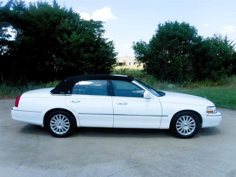 Lincoln Town Car Signature Limited 2003