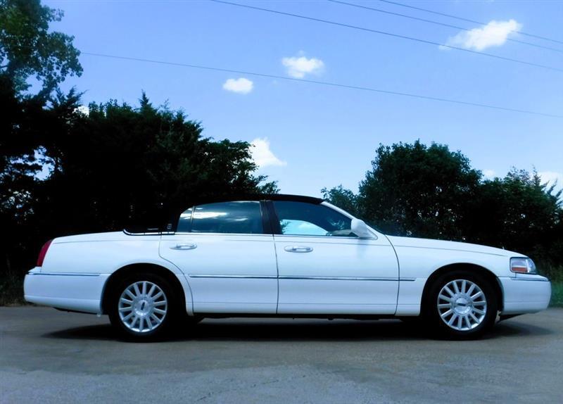 Lincoln Town Car Signature Limited 2003