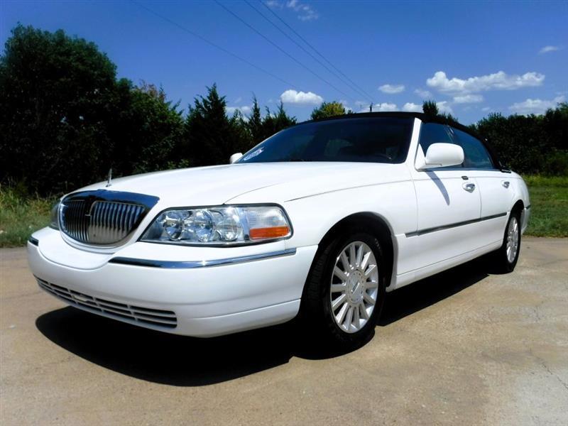 Lincoln Town Car Signature Limited 2003