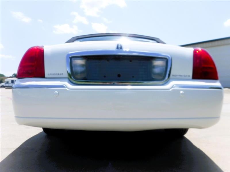 Lincoln Town Car Signature Limited 2003