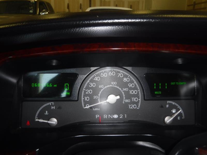 Lincoln Town Car Signature Limited 2003