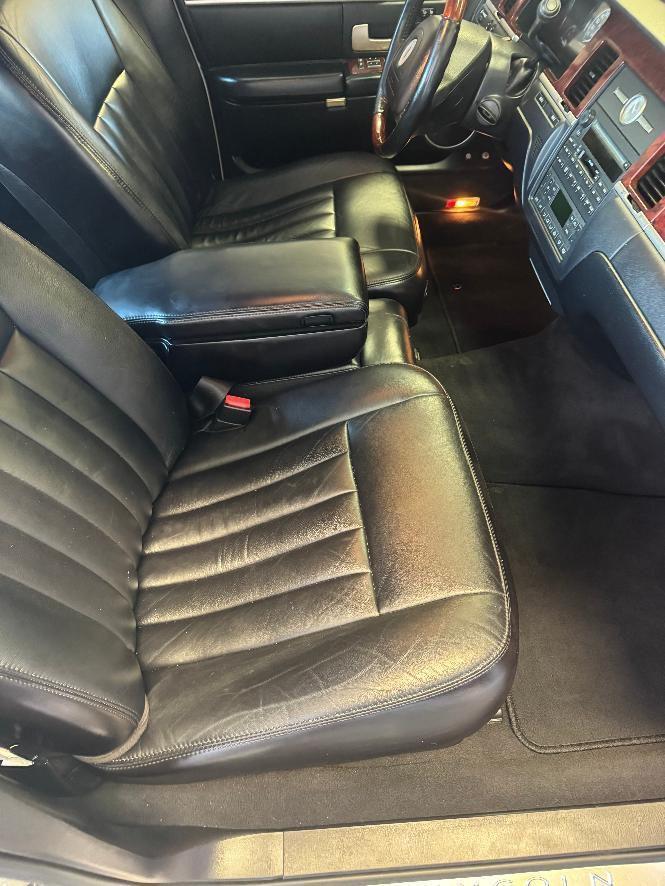 Lincoln Town Car Signature Limited 2003