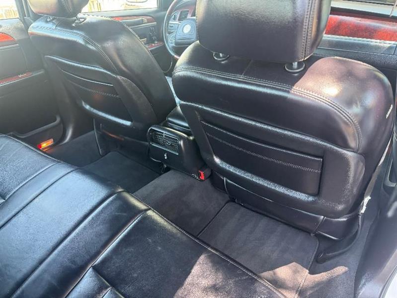 Lincoln Town Car Signature Limited 2003