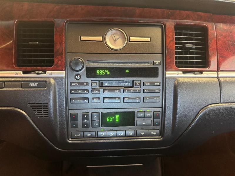 Lincoln Town Car Signature Limited 2003