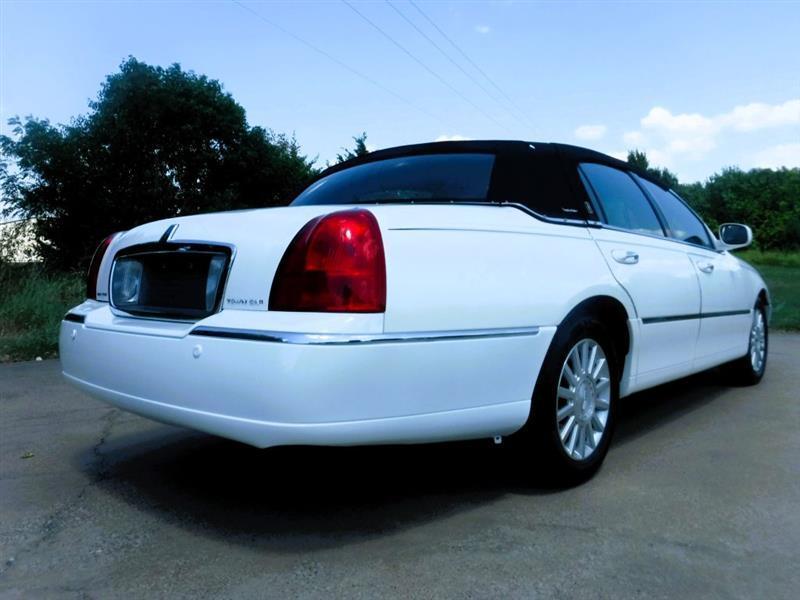 Lincoln Town Car Signature Limited 2003