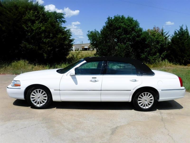 Lincoln Town Car Signature Limited 2003