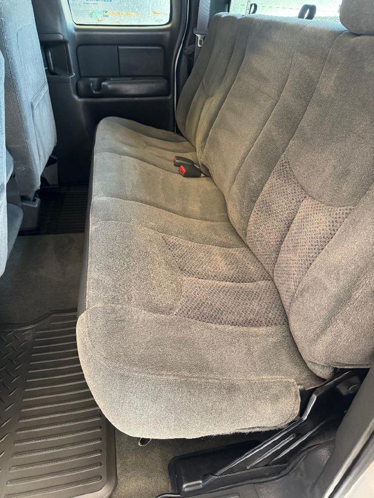 Chevrolet Silverado 2500HD Ext. Cab Long Bed 4WD 2003