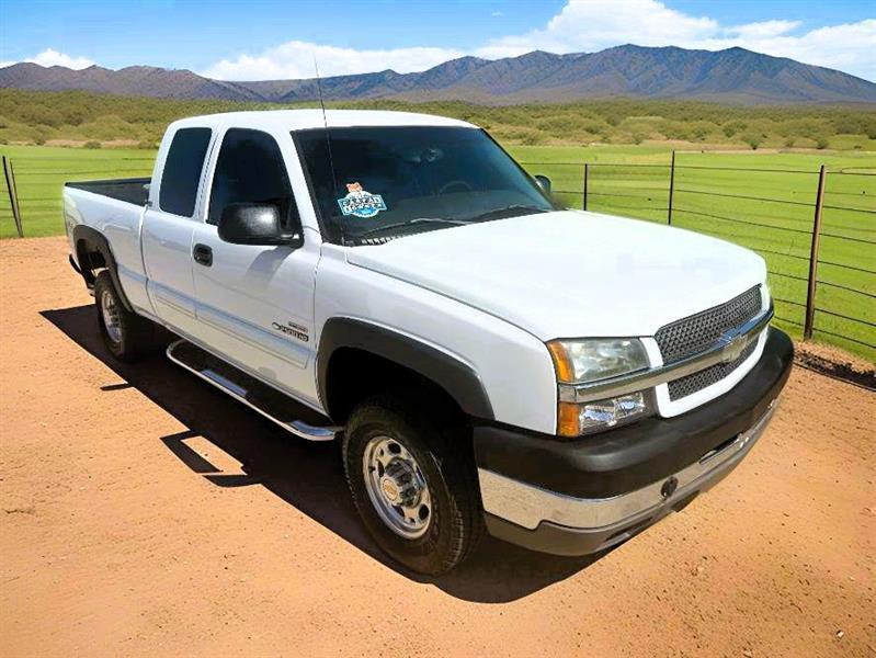 2003 Chevrolet Silverado 2500HD Ext. Cab Short Bed 4WD