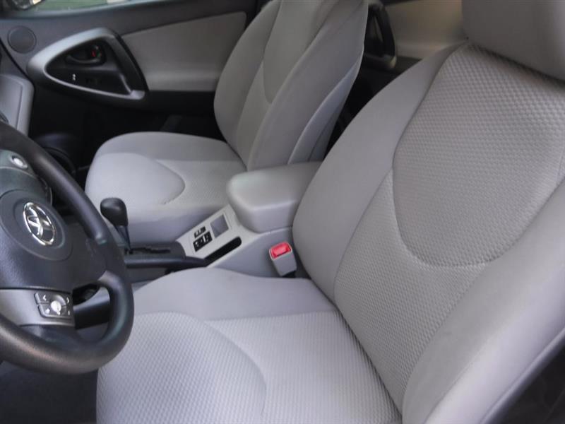 Toyota RAV4 Base I4 2WD 2012