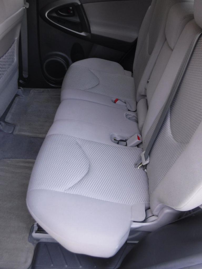 Toyota RAV4 Base I4 2WD 2012