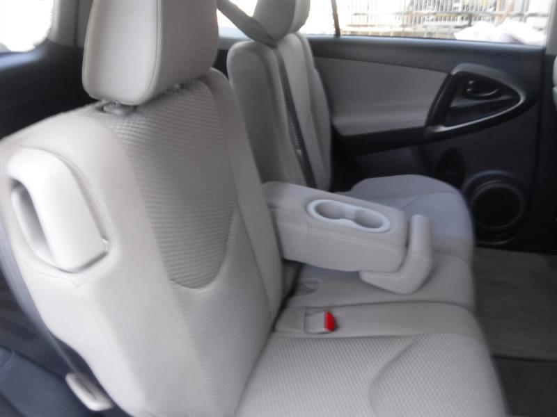 Toyota RAV4 Base I4 2WD 2012