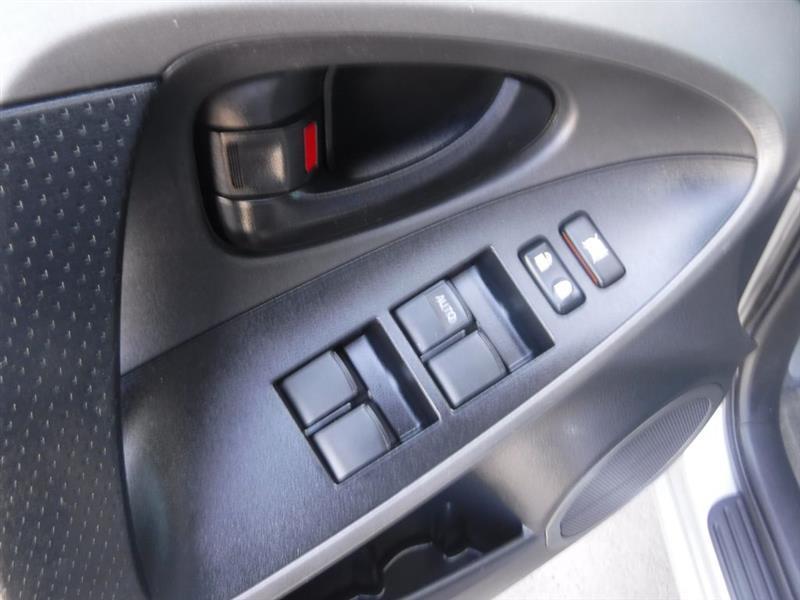 Toyota RAV4 Base I4 2WD 2012