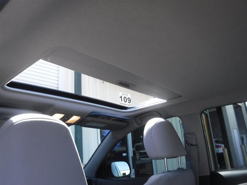 Toyota RAV4 Base I4 2WD 2012