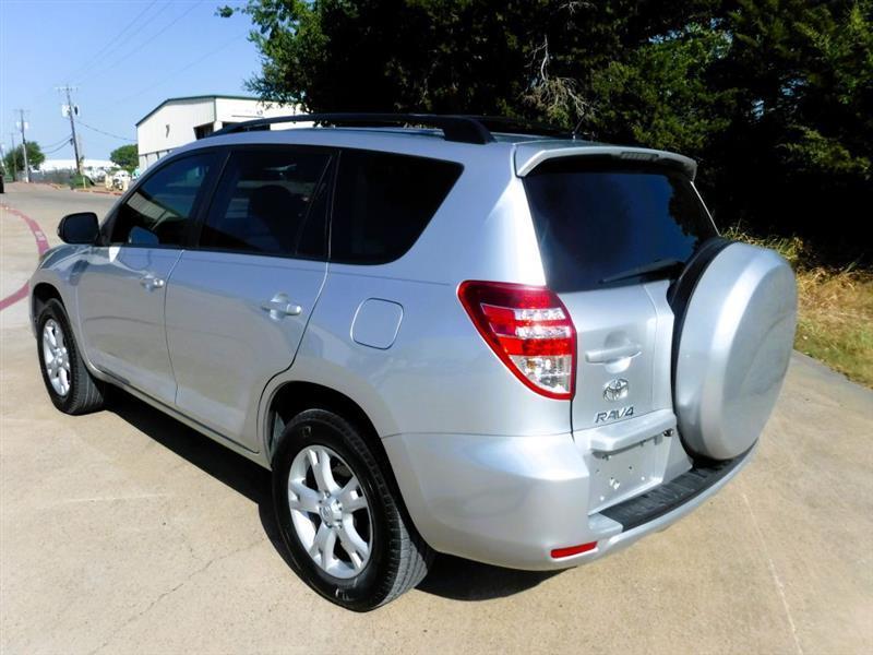 Toyota RAV4 LE 2012