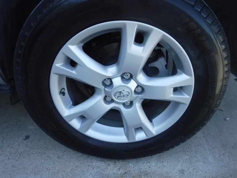 Toyota RAV4 LE 2012