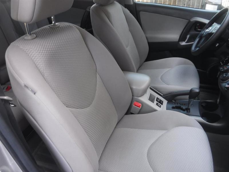 Toyota RAV4 LE 2012