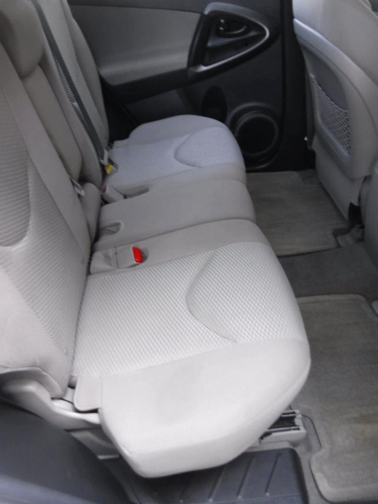 Toyota RAV4 LE 2012