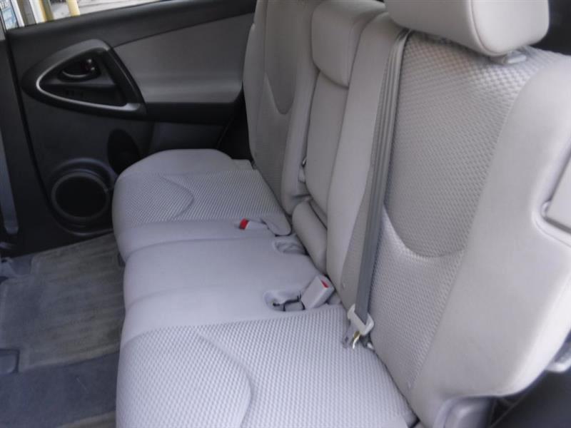 Toyota RAV4 LE 2012
