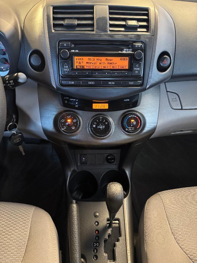 Toyota RAV4 LE 2012