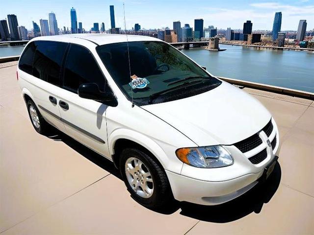 White 2003 Dodge Caravan Minivan Front-Wheel Drive Automatic