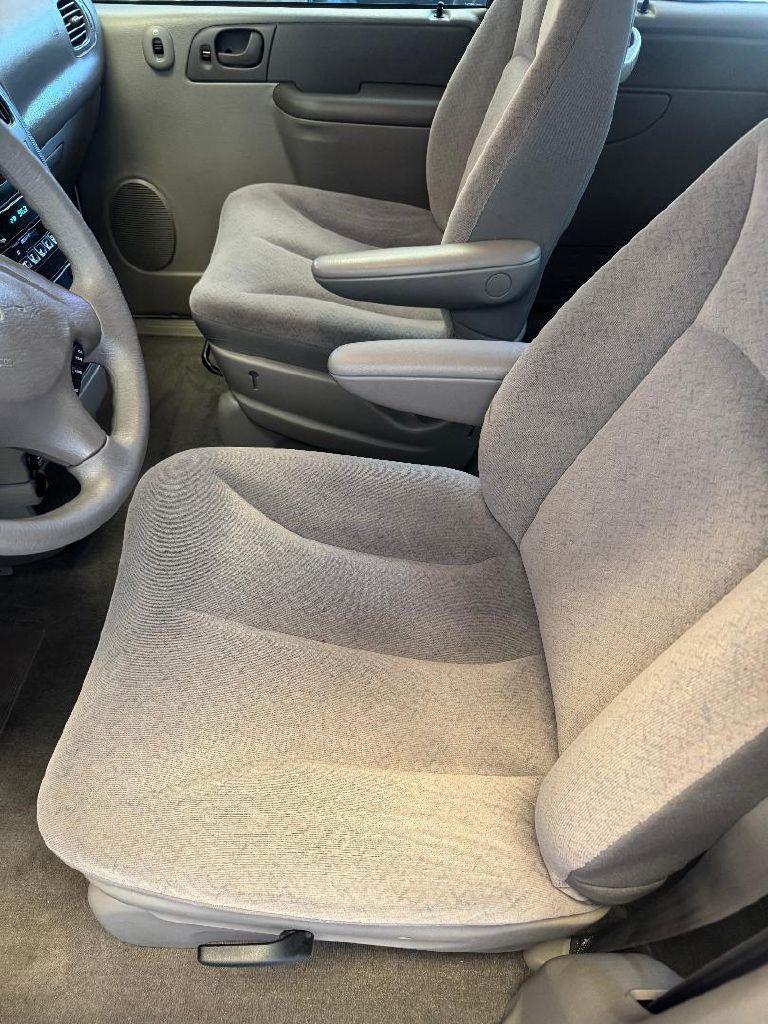 Dodge Caravan SE 2003