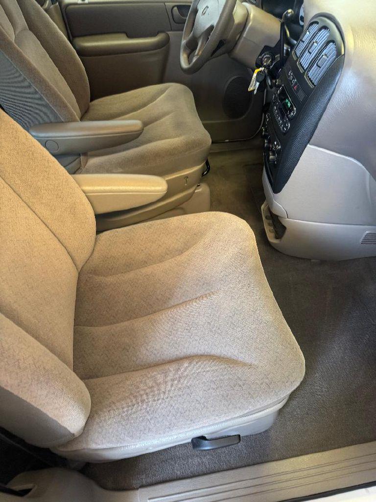 Dodge Caravan SE 2003