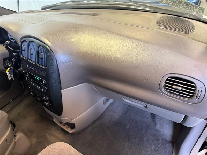 Dodge Caravan SE 2003