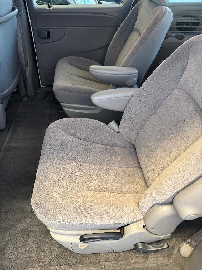 Dodge Caravan SE 2003